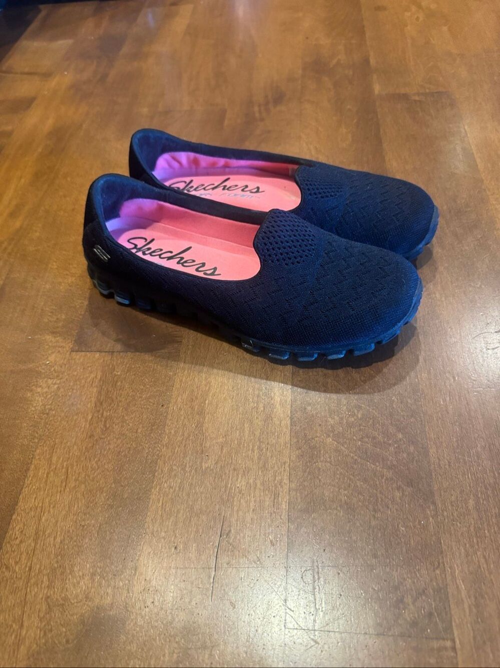 Skechers Memory Foam Women’s Size 7 Black Pink Slip-On Walking Shoes